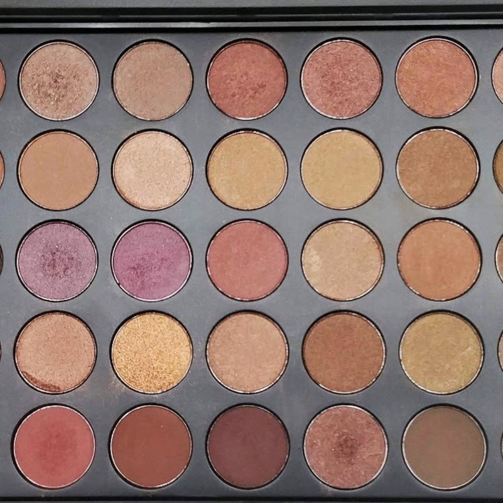 Morphe 35T - 35 COLOR TAUPE EYESHADOW PALETTE
